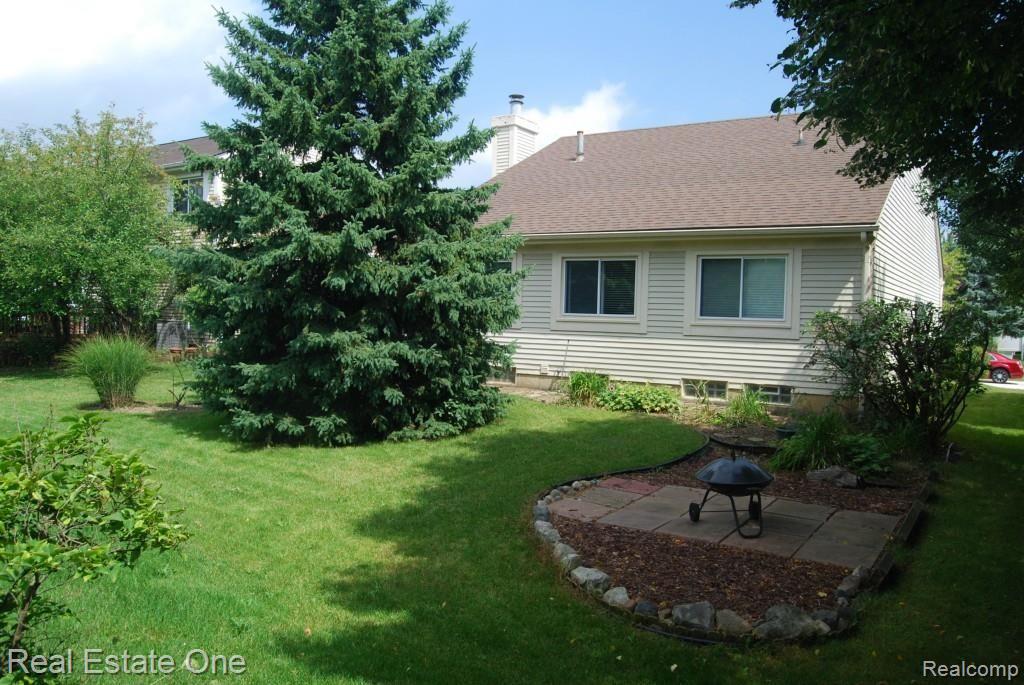 457 Farmridge Court Rochester, MI 48307 - Photo 17 of 18 Back of Property