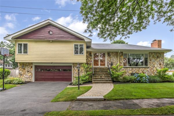 61 Leicester Road Marblehead, MA 01945 - Photo 1 of 29 Gallery Image 1