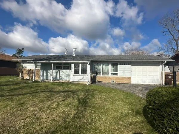 $260,000 | 14708 El Vista Avenue, Oak Forest, IL 60452