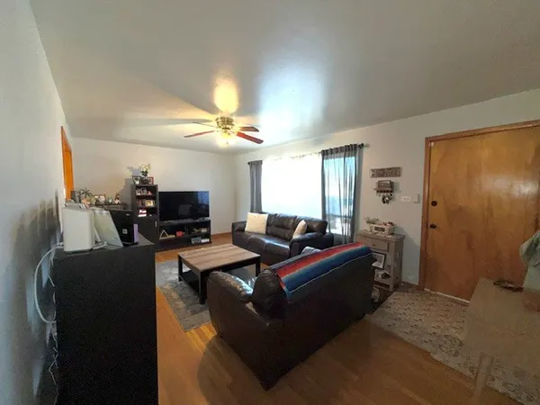 $260,000 | 14708 El Vista Avenue, Oak Forest, IL 60452
