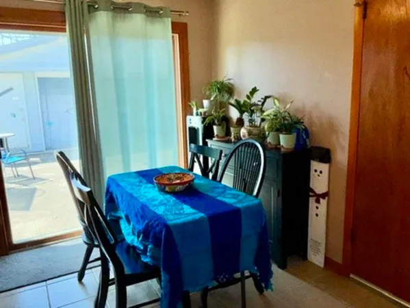 $260,000 | 14708 El Vista Avenue, Oak Forest, IL 60452