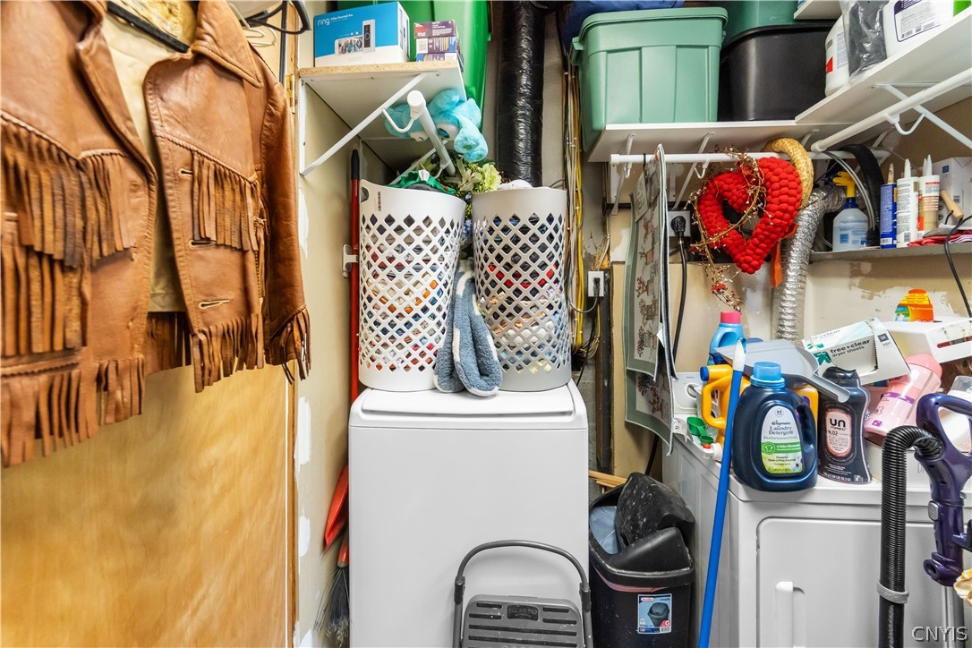 6177 Rock Cut Road De Witt, NY 13078 - Photo 21 of 36 Laundry room