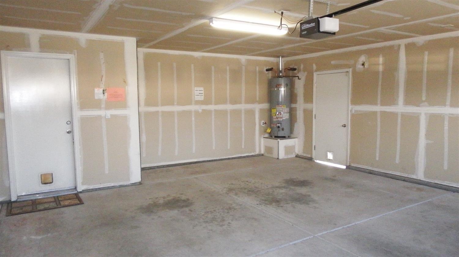 941 Marc Avenue Fowler, CA 93625 - Photo 8 of 11