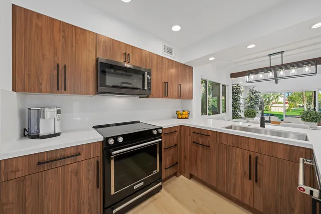 $4,000 | 352 Forest Hills Drive, Rancho Mirage, CA 92270