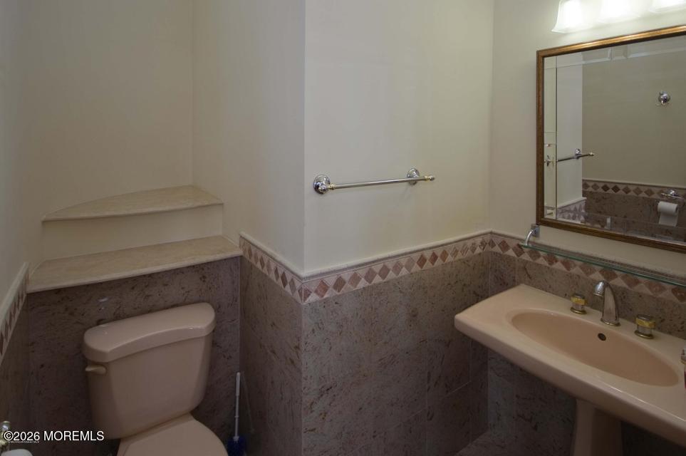 81 Potts Road Robbinsville, NJ 08691 - Photo 14 of 25 81 Potts Powder rm