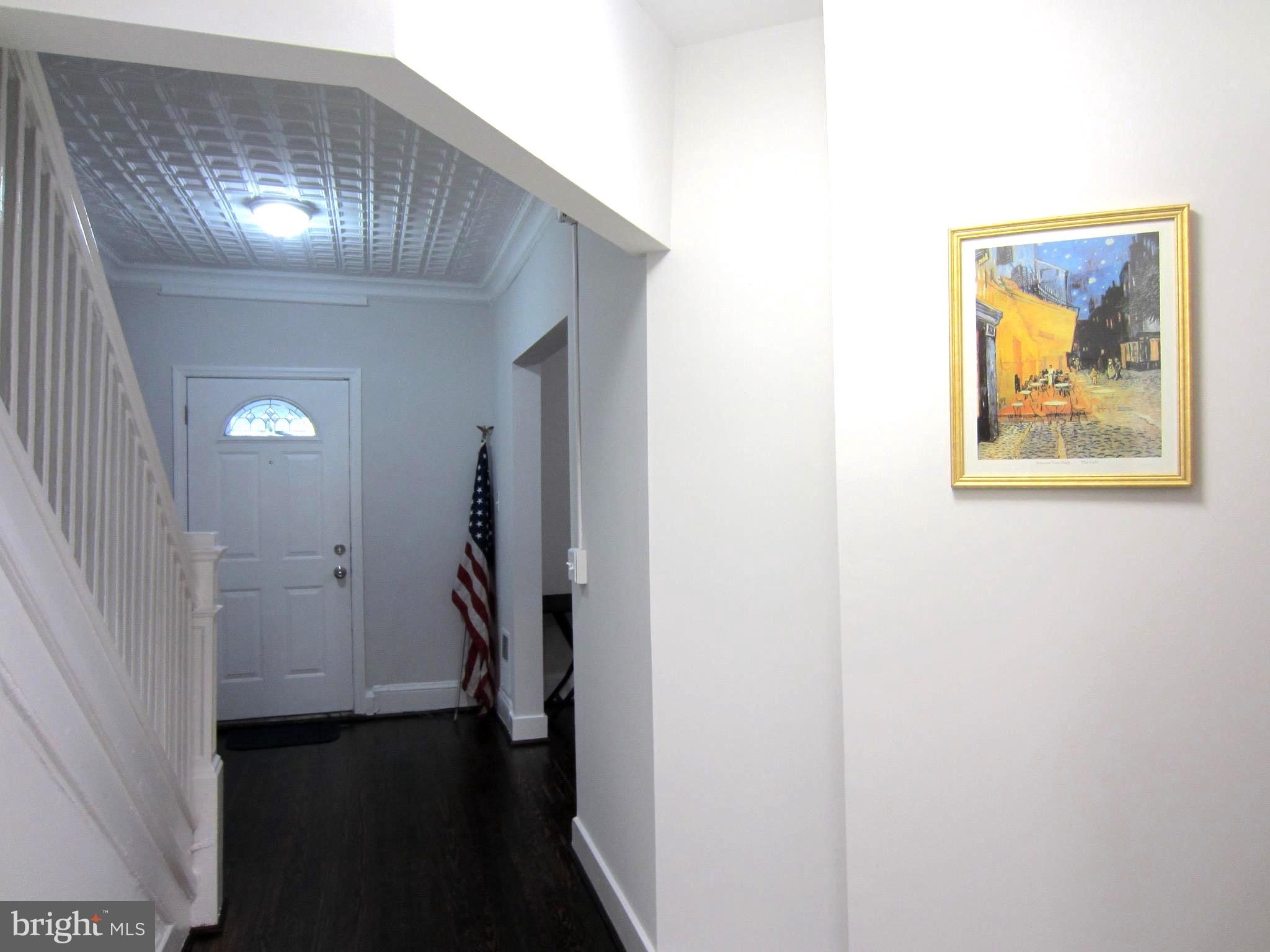 607 Columbia Road Northwest Washington, DC 20001 - Photo 22 of 48 Central hall looking towards front foyer