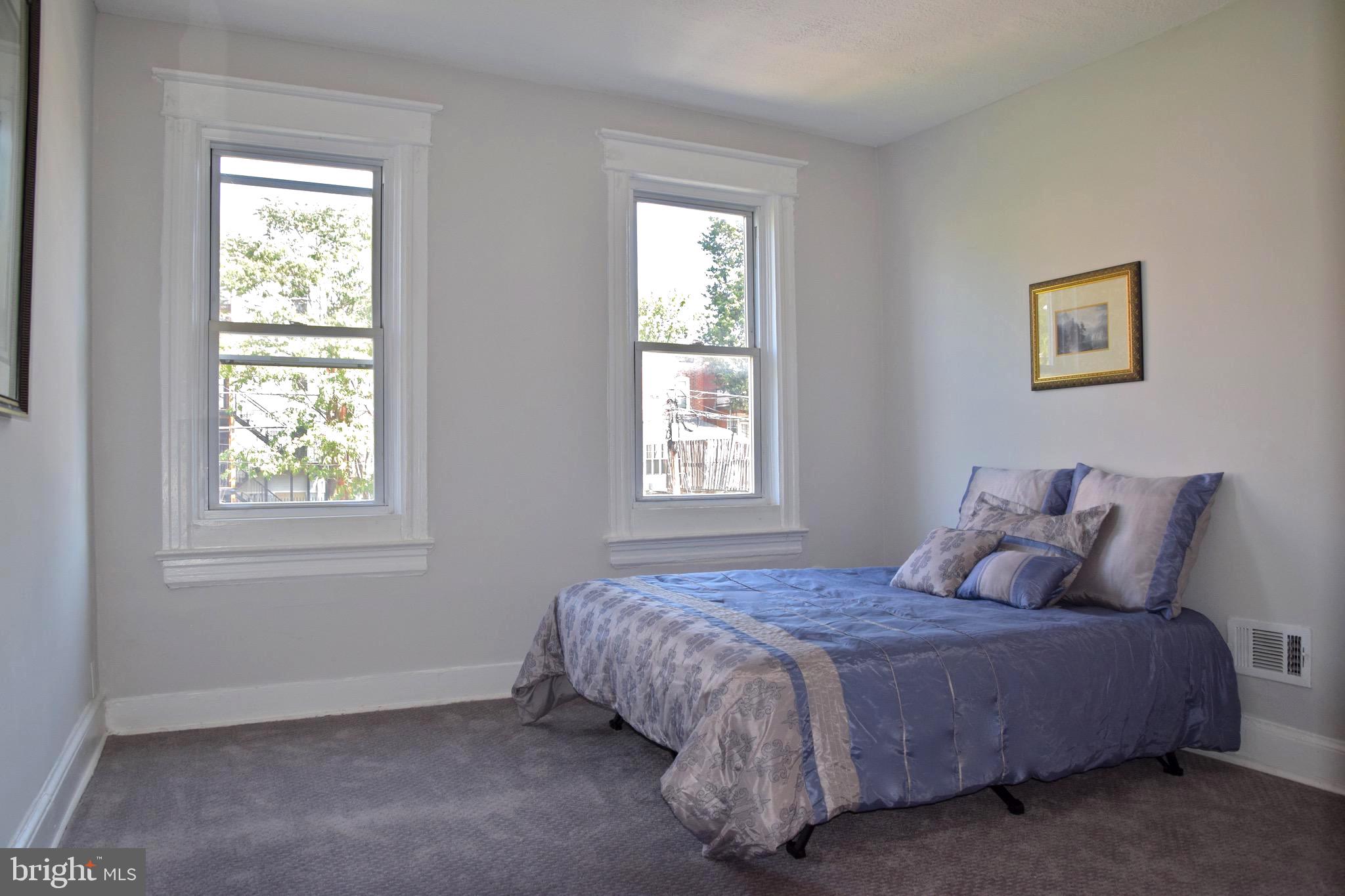 607 Columbia Road Northwest Washington, DC 20001 - Photo 24 of 48 Large upper level Master bedroom