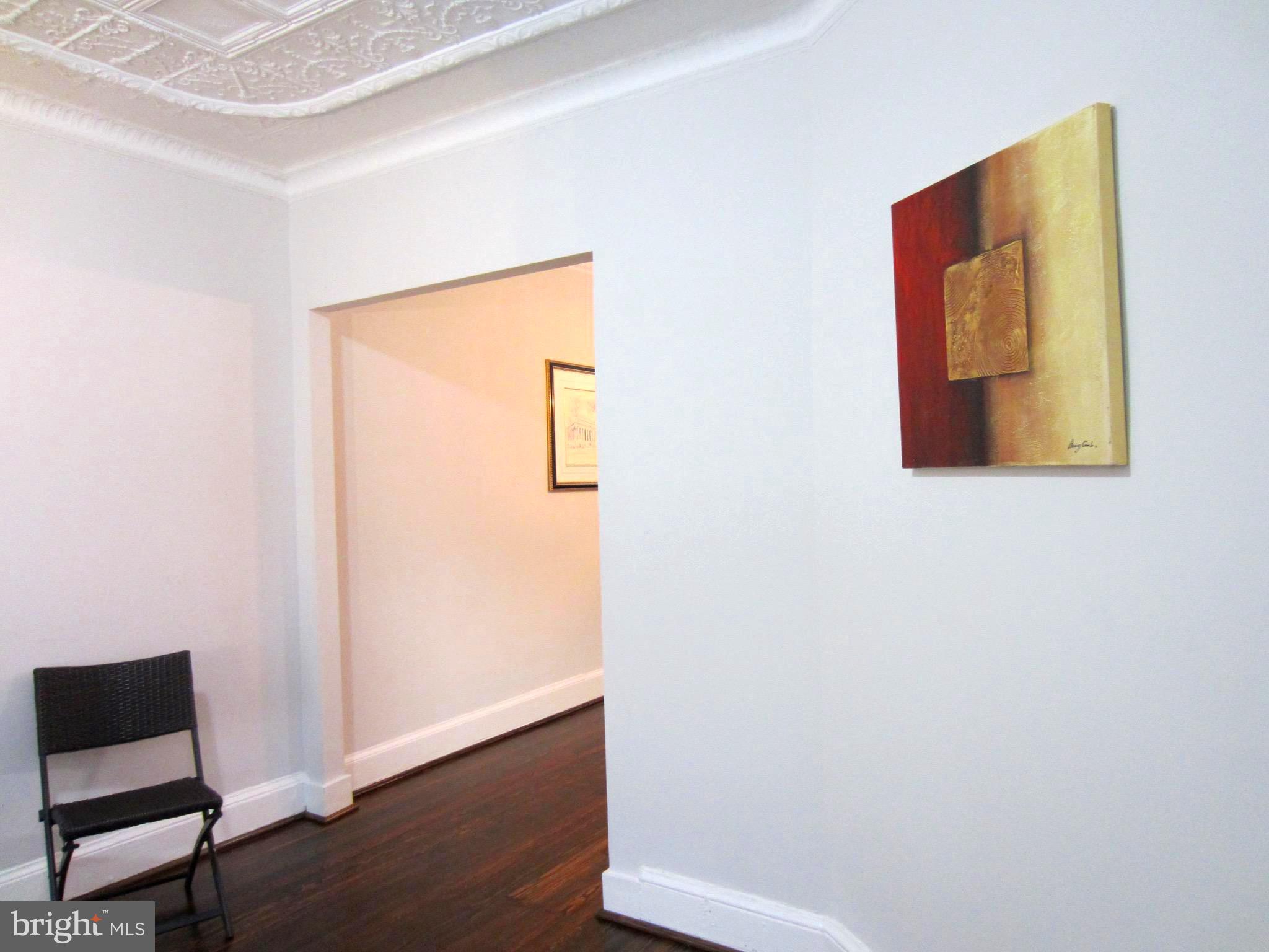 607 Columbia Road Northwest Washington, DC 20001 - Photo 9 of 48 Living room