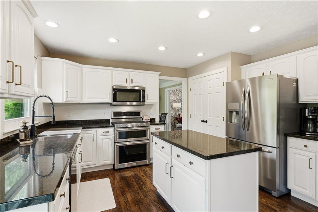 254 Cliffside Drive Mars, PA 16046 - Photo 4 of 50