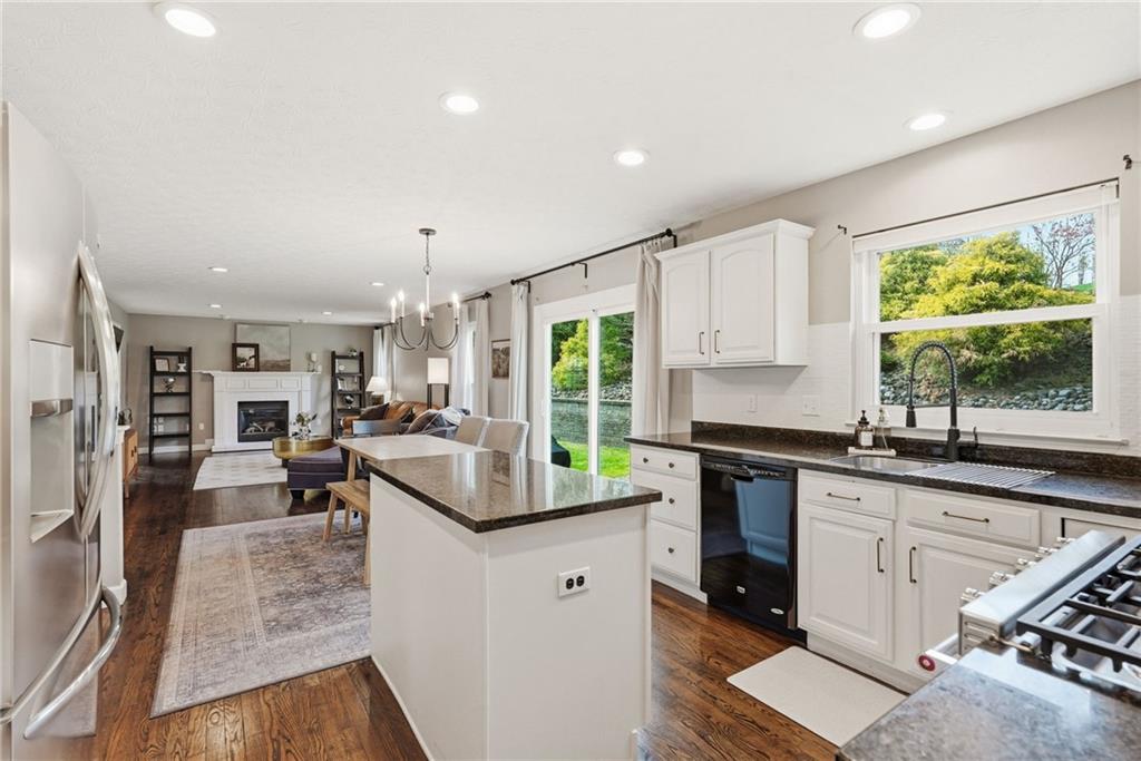 254 Cliffside Drive Mars, PA 16046 - Photo 6 of 50