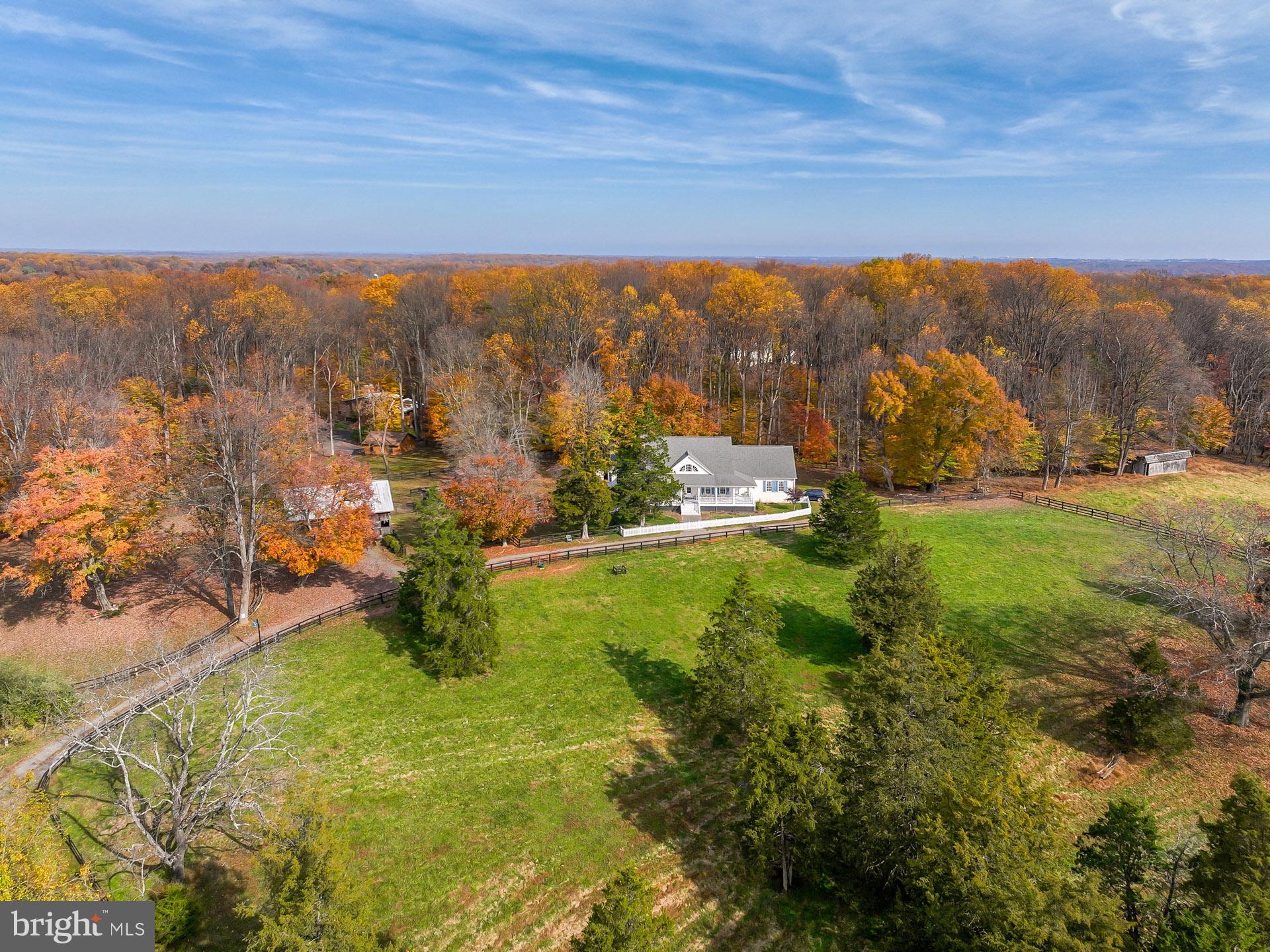 11208 West Montpelier Road Great Falls, VA 22066 - Photo 4 of 77