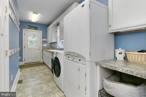 $1,725,000 | 11208 West Montpelier Road, Great Falls, VA 22066