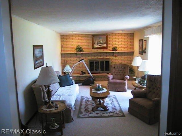 1180 Porter Road White Lake, MI 48383 - Photo 17 of 24 Family Rm wFireplace2