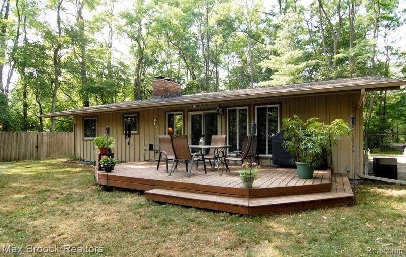 8491 Foster Road Clarkston, MI 48346 - Photo 4 of 24 _DSC9903.JPG