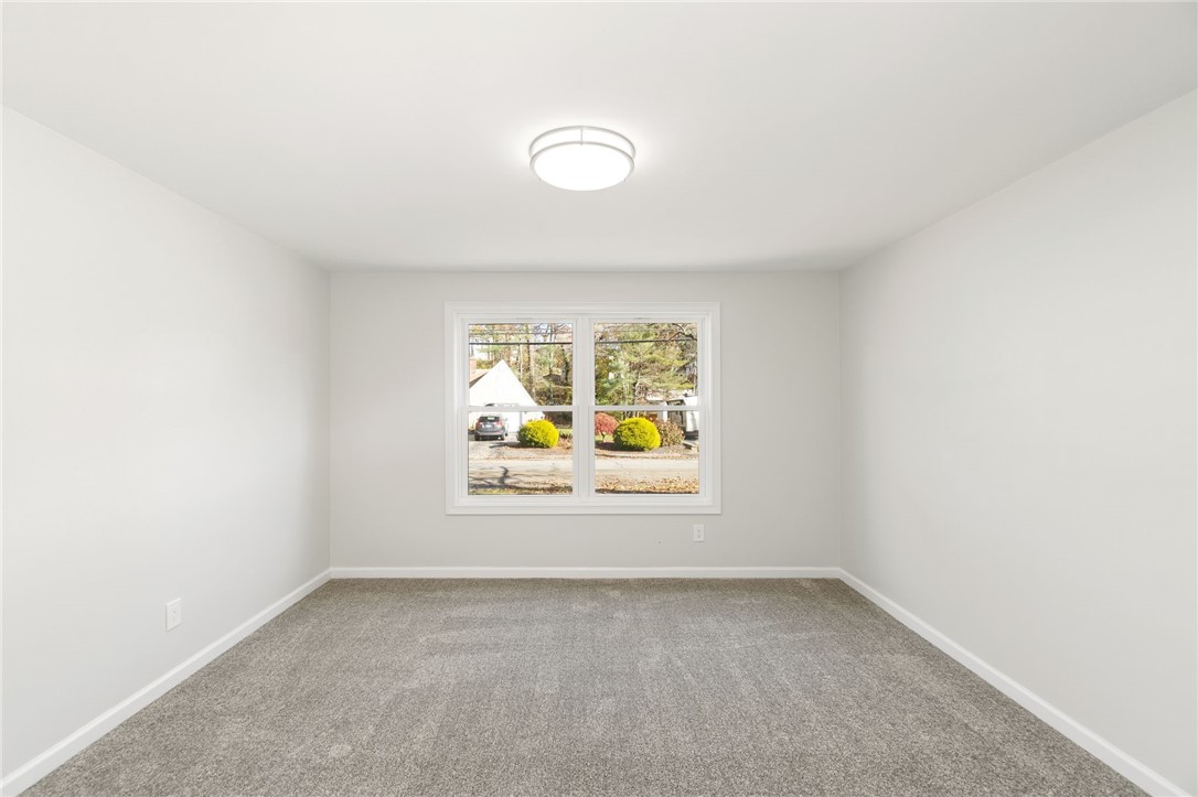 12 Alvero Road Coventry, RI 02816 - Photo 18 of 38
