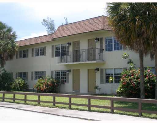 100 Southwest 14th Street, Unit 8 Boca Raton, FL 33432 - Photo 1 of 4 Primary Photo