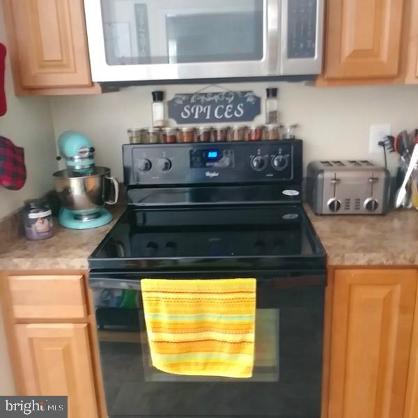 1028 Valen Road Westminster, MD 21157 - Photo 5 of 10 Built in microwave