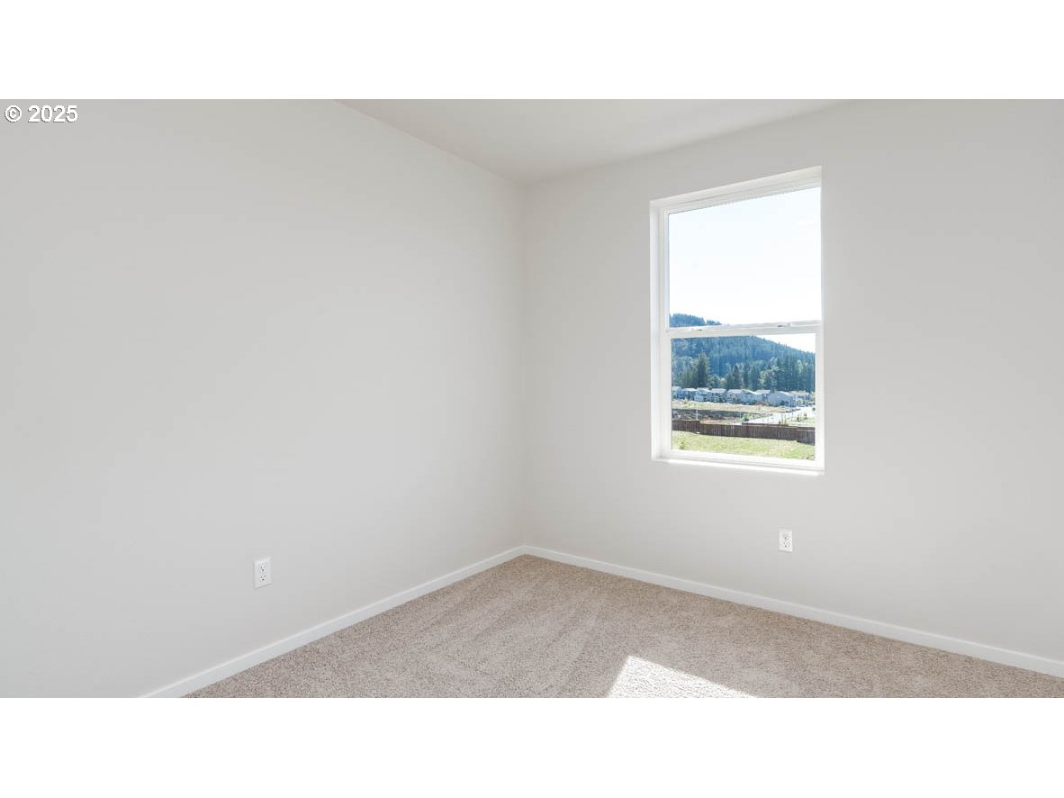 3671 Southwest 36th Street Gresham, OR 97080 - Photo 15 of 24 a open area with window