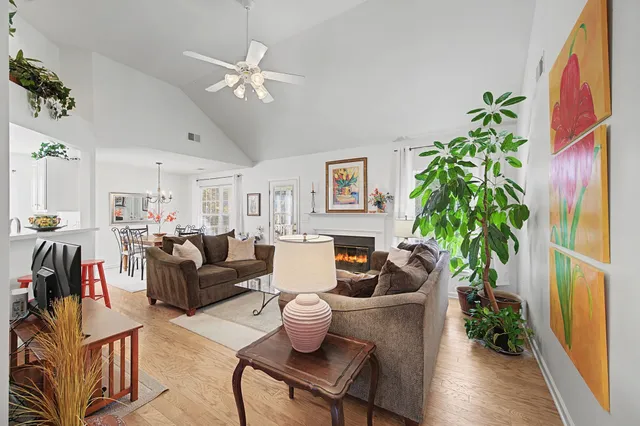 $2,500 | 553 Wheatfield Way, Nashville, TN 37209