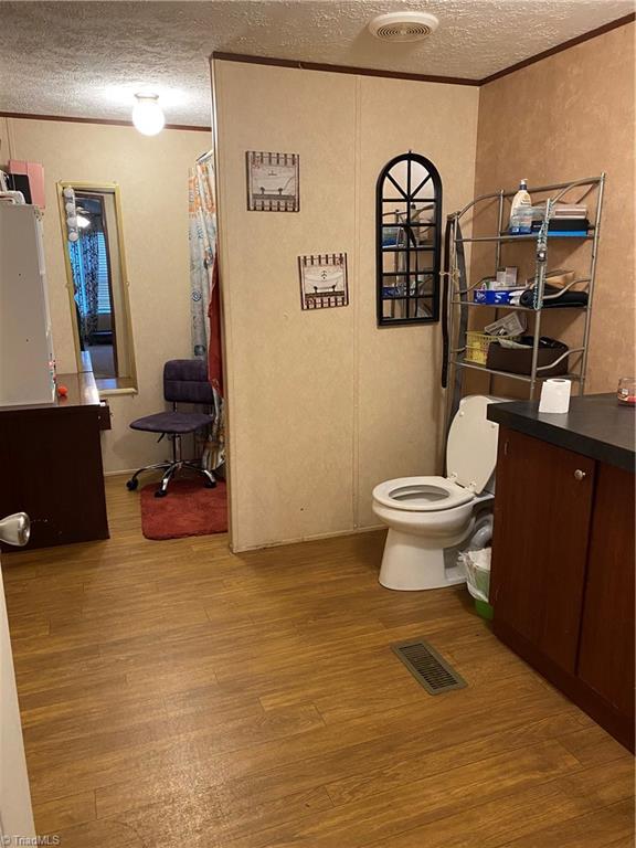 620 York Road Mount Airy, NC 27030 - Photo 11 of 17 Master Bath