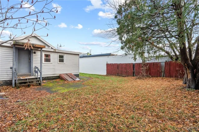 $1,500 | 1522 Valley Drive, Syracuse, NY 13207