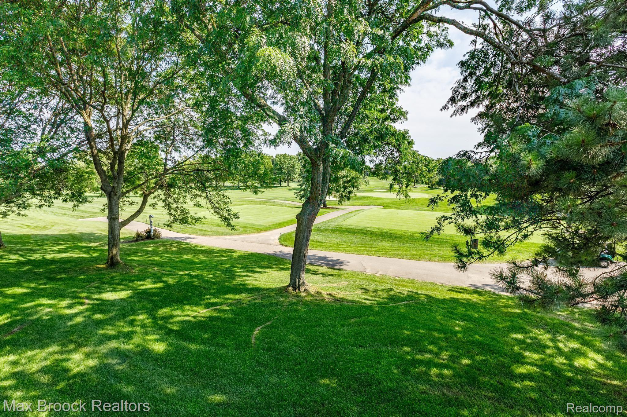 856 GreenView Court Rochester, MI 48307 - Photo 13 of 35 856 Green View Ct-14.jpg