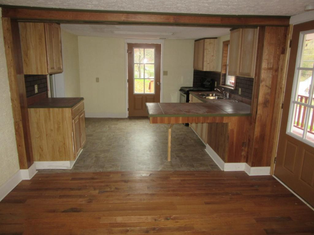 1816 Siam Road Elizabethton, TN 37643 - Photo 8 of 14 Photo 8