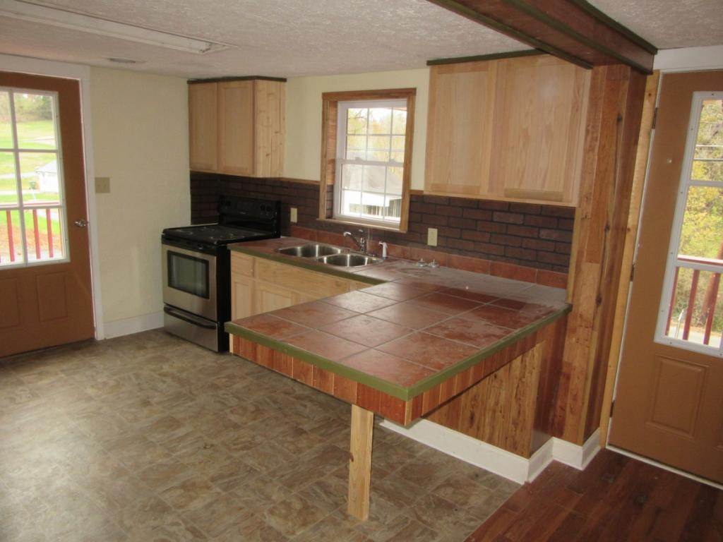 1816 Siam Road Elizabethton, TN 37643 - Photo 9 of 14 Photo 9
