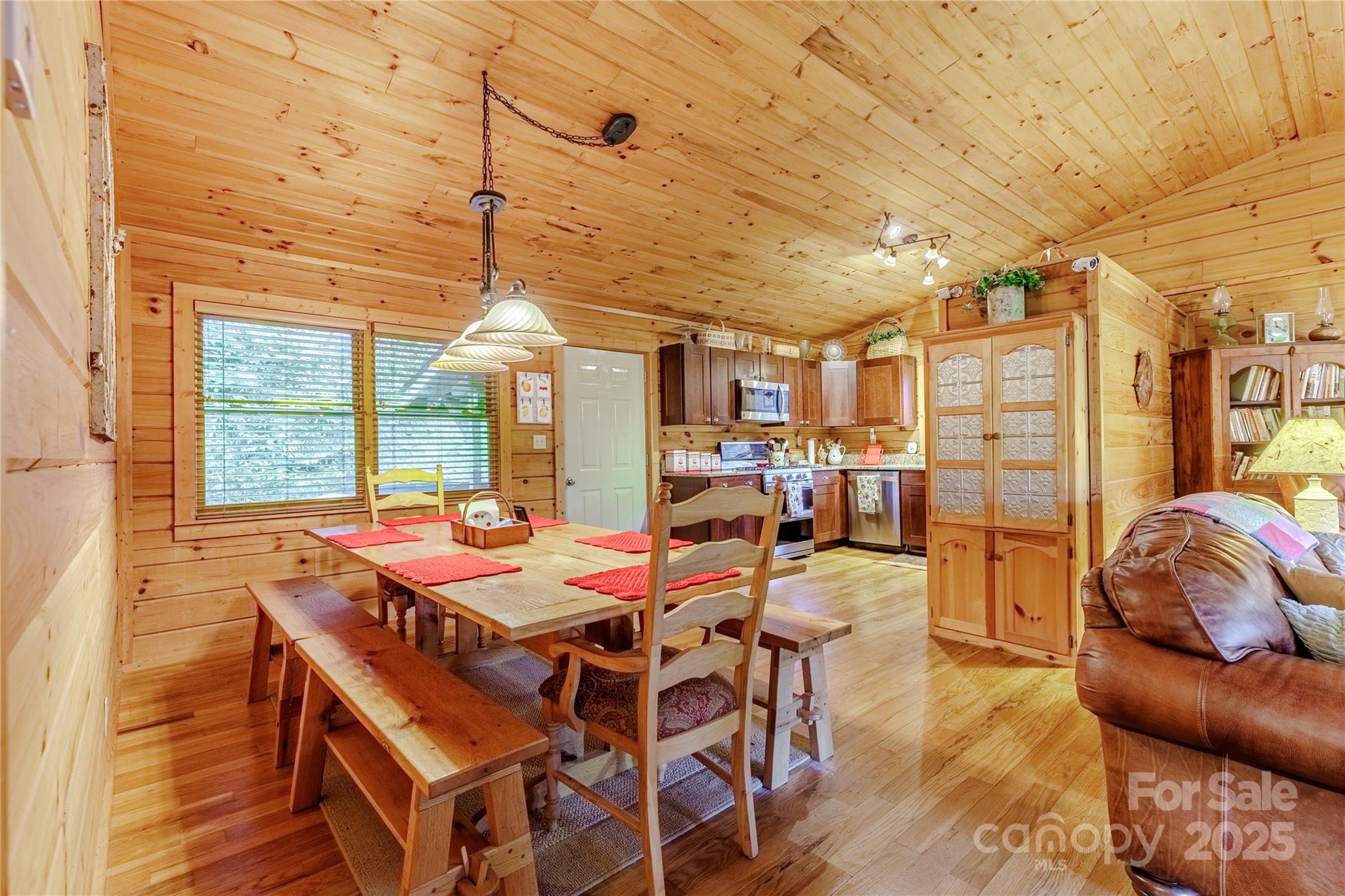 701 Treehouse Road Whittier, NC 28789 - Photo 13 of 36 Gallery Image 13