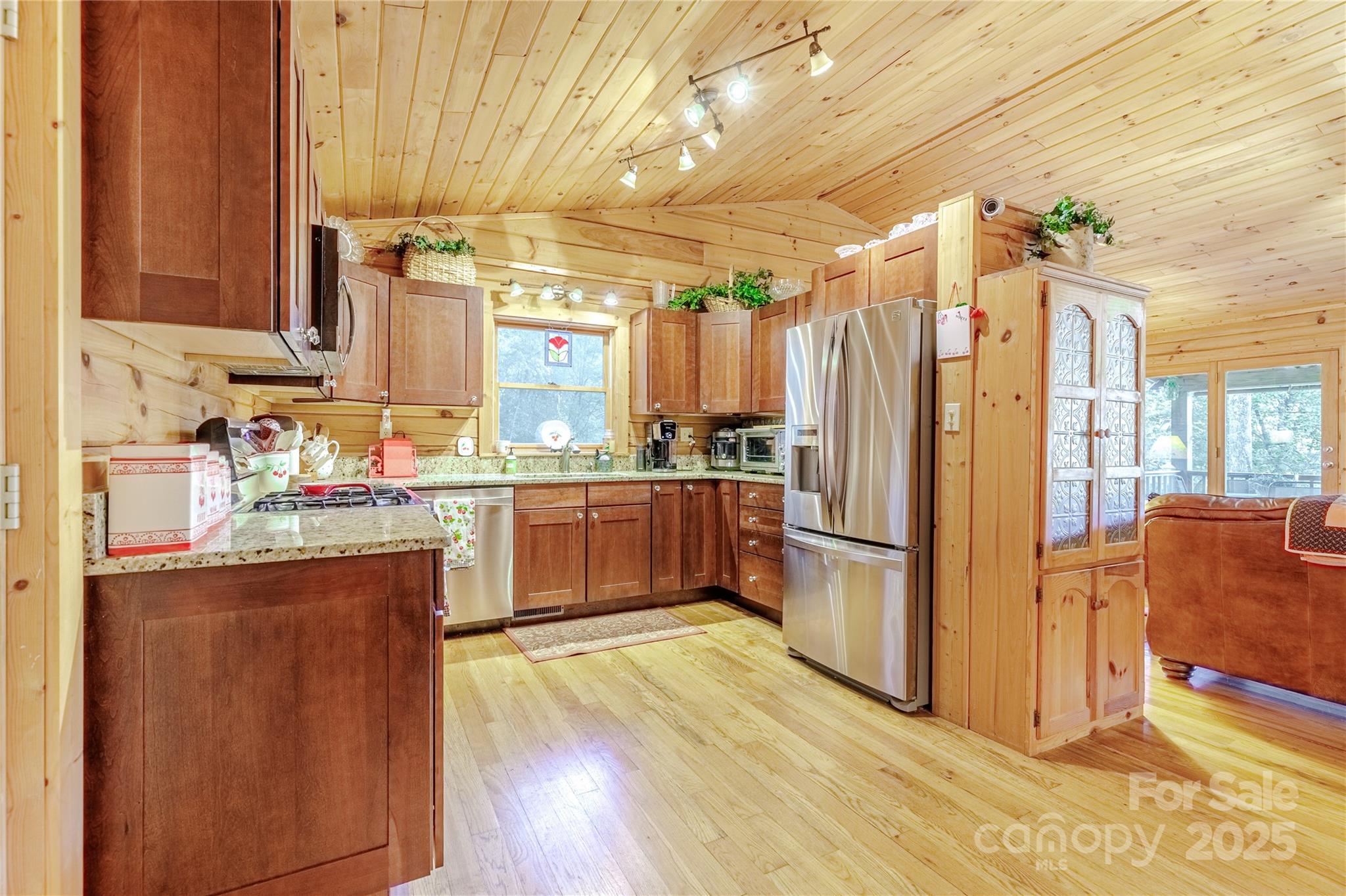 701 Treehouse Road Whittier, NC 28789 - Photo 14 of 36 Gallery Image 14