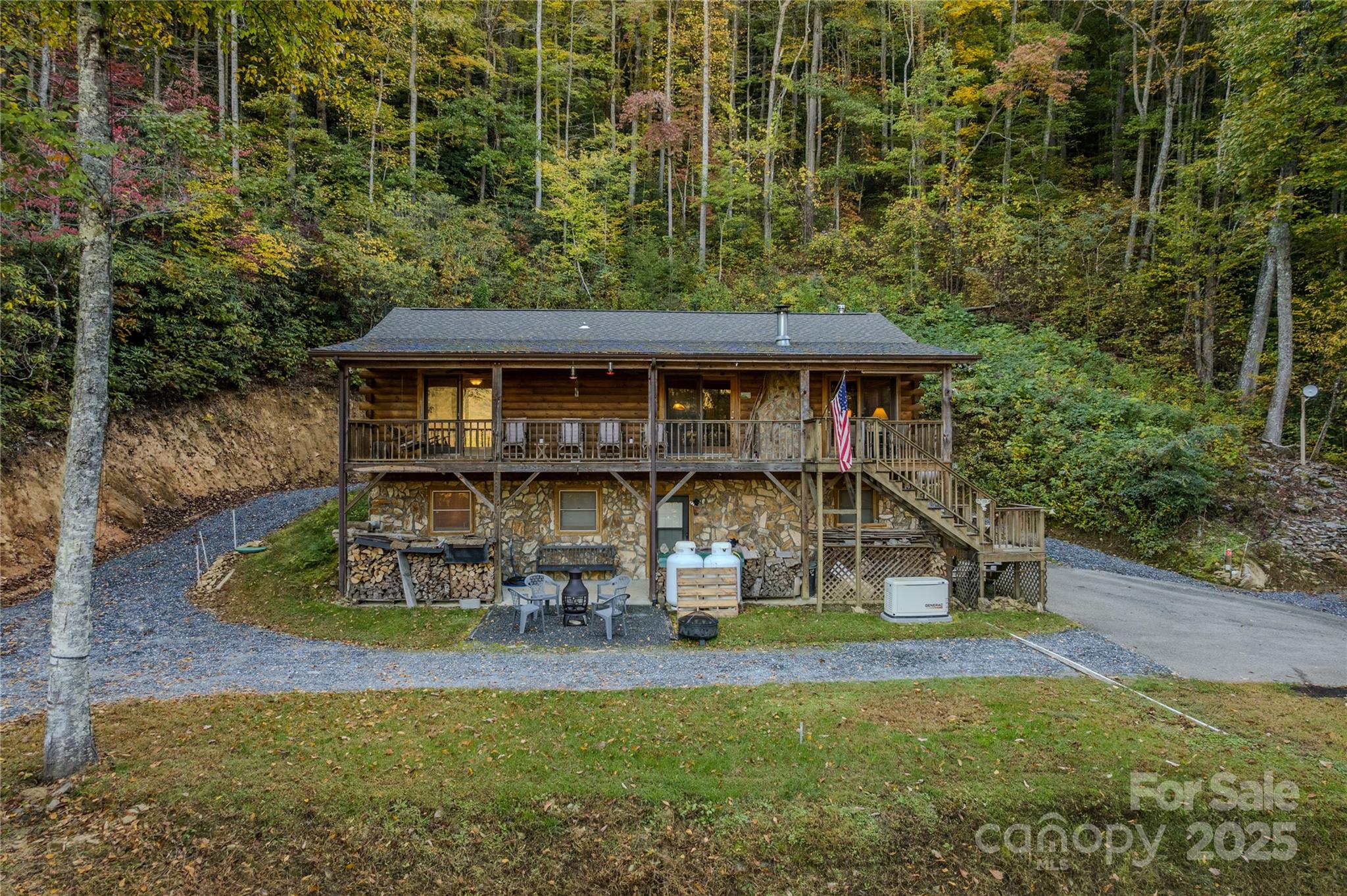 701 Treehouse Road Whittier, NC 28789 - Photo 2 of 36 Gallery Image 2