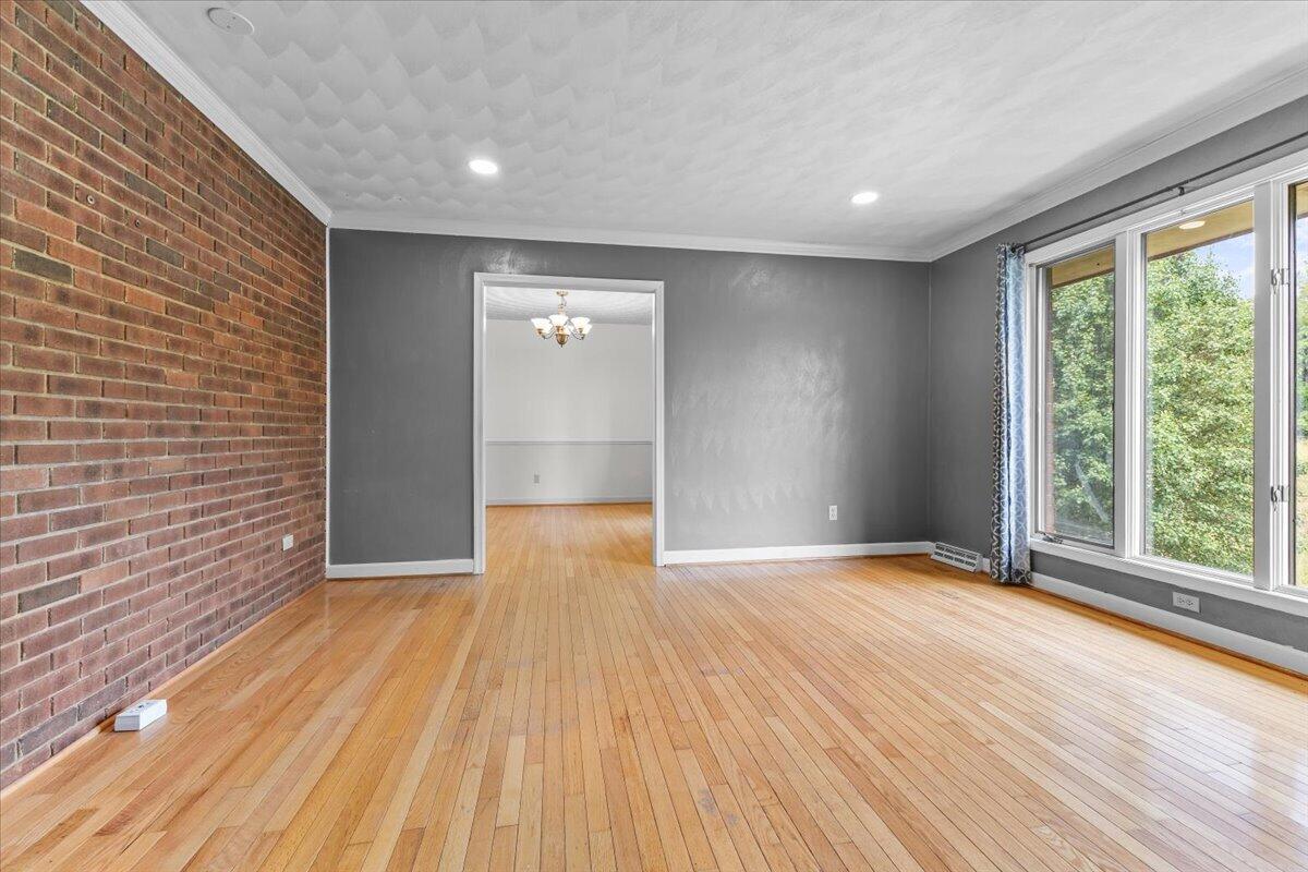 2315 Ridge Road Roanoke, VA 24014 - Photo 7 of 74 10-2315 Ridge Rd-17