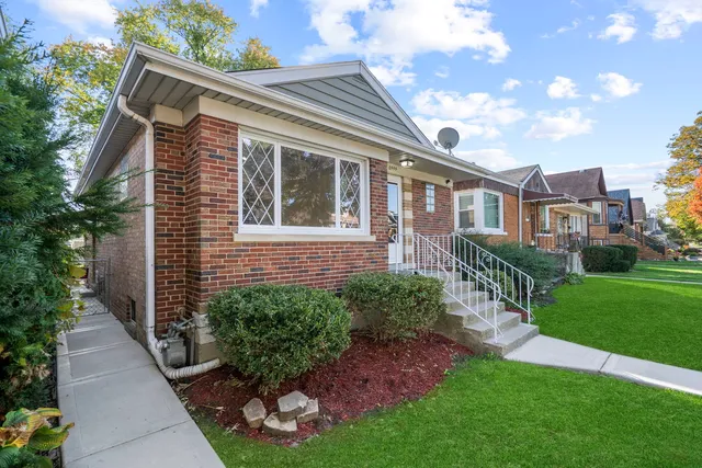$429,999 | 6444 28th Place, Berwyn, IL 60402