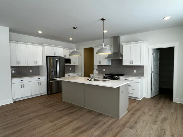 $669,900 | 1710 Round Barn Drive, Hudsonville, MI 49426