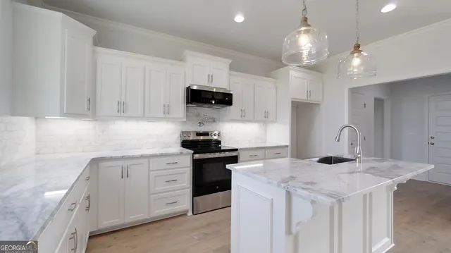 $399,900 | 201 Bailey Circle, Thomasville, GA 31757