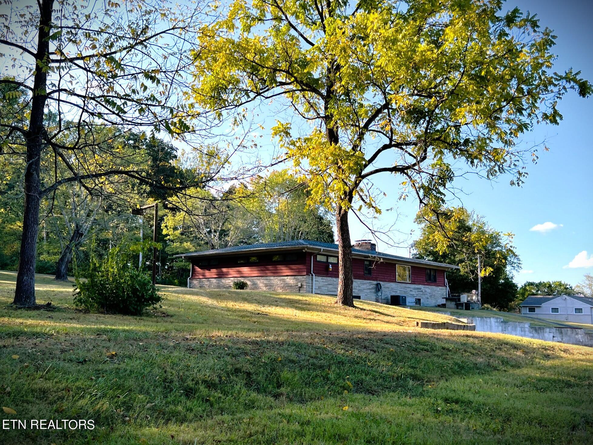 1625 Rickman Road Livingston, TN 38570 - Photo 8 of 44 IMG_8966 (1)