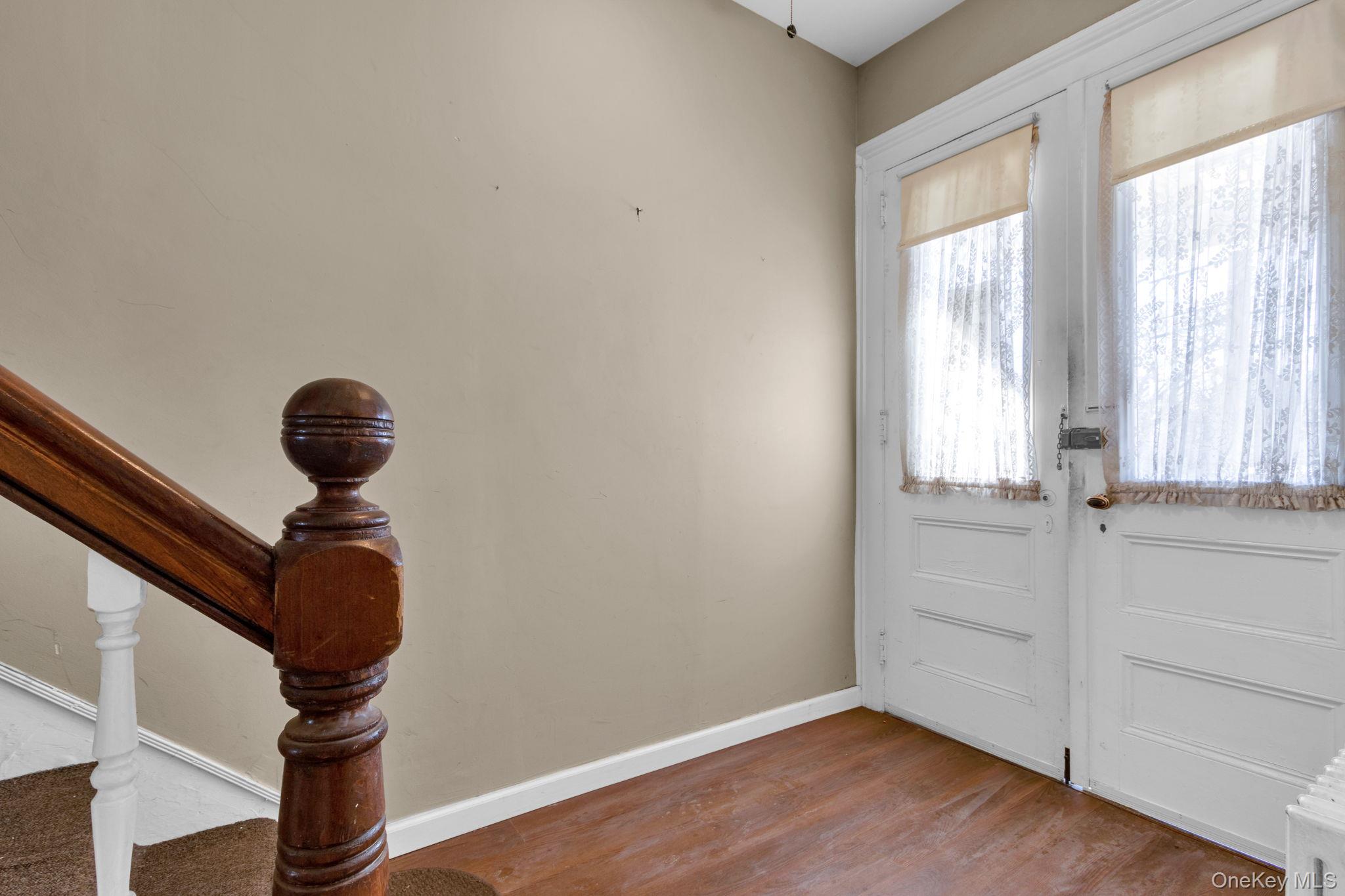 171 6th Street Verplanck, NY 10596 - Photo 5 of 48 Inside main entry