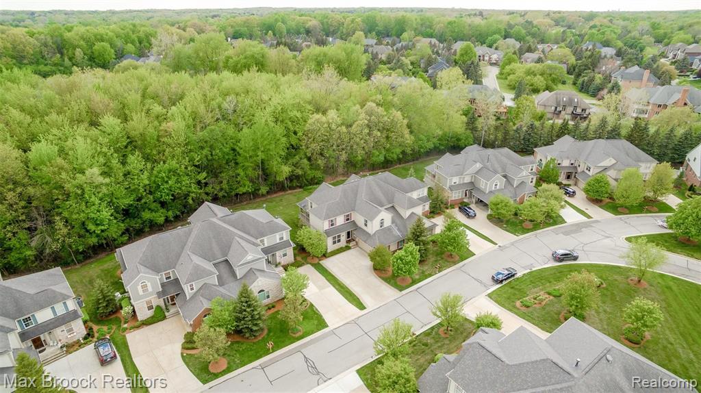 2449 Winding Brook Court Rochester Hills, MI 48309 - Photo 2 of 24
