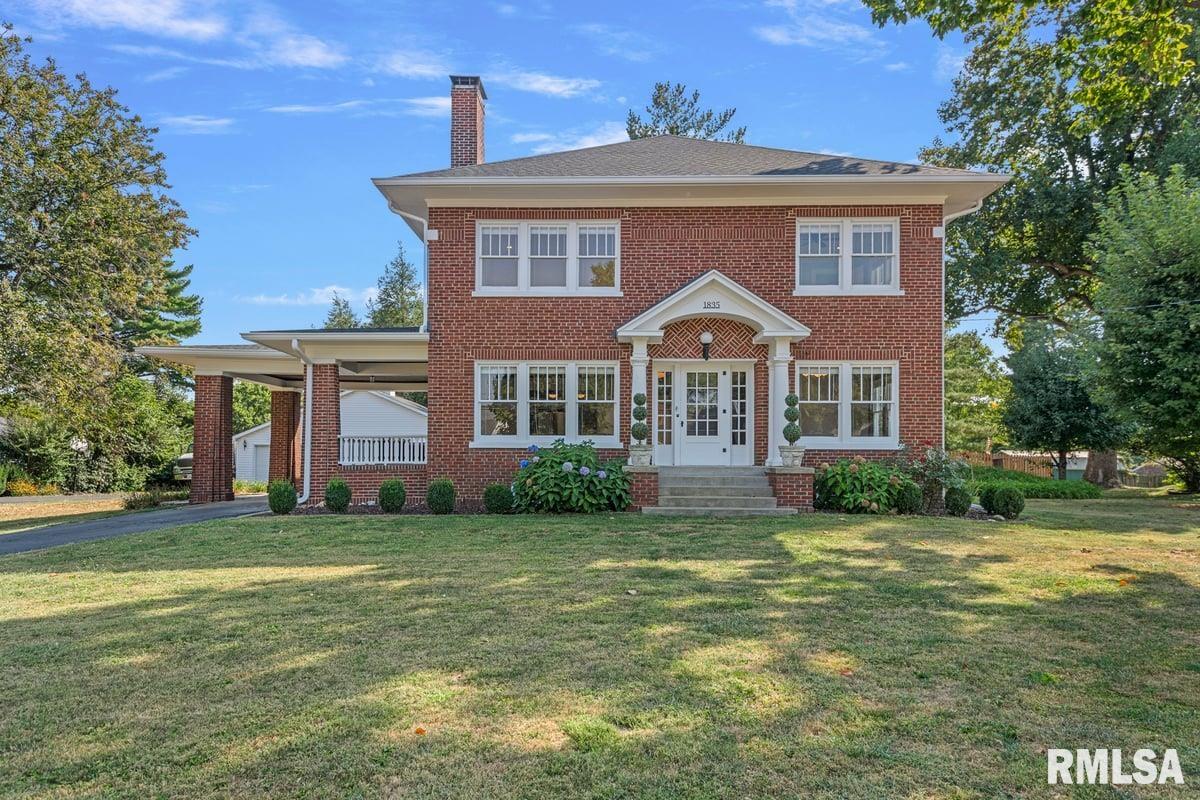 1835 Mound Road Jacksonville, IL 62650 - Photo 1 of 48