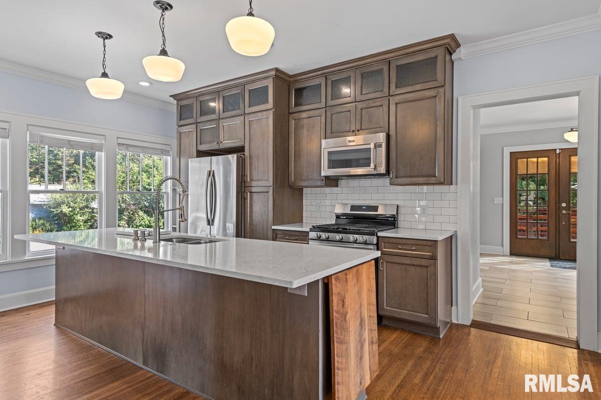 1835 Mound Road Jacksonville, IL 62650 - Photo 16 of 48