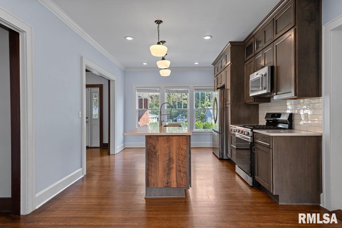 1835 Mound Road Jacksonville, IL 62650 - Photo 17 of 48