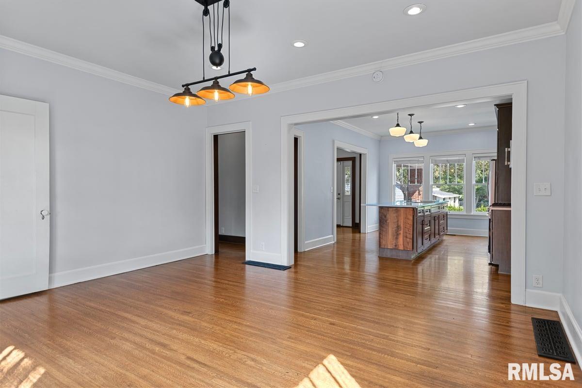 1835 Mound Road Jacksonville, IL 62650 - Photo 21 of 48