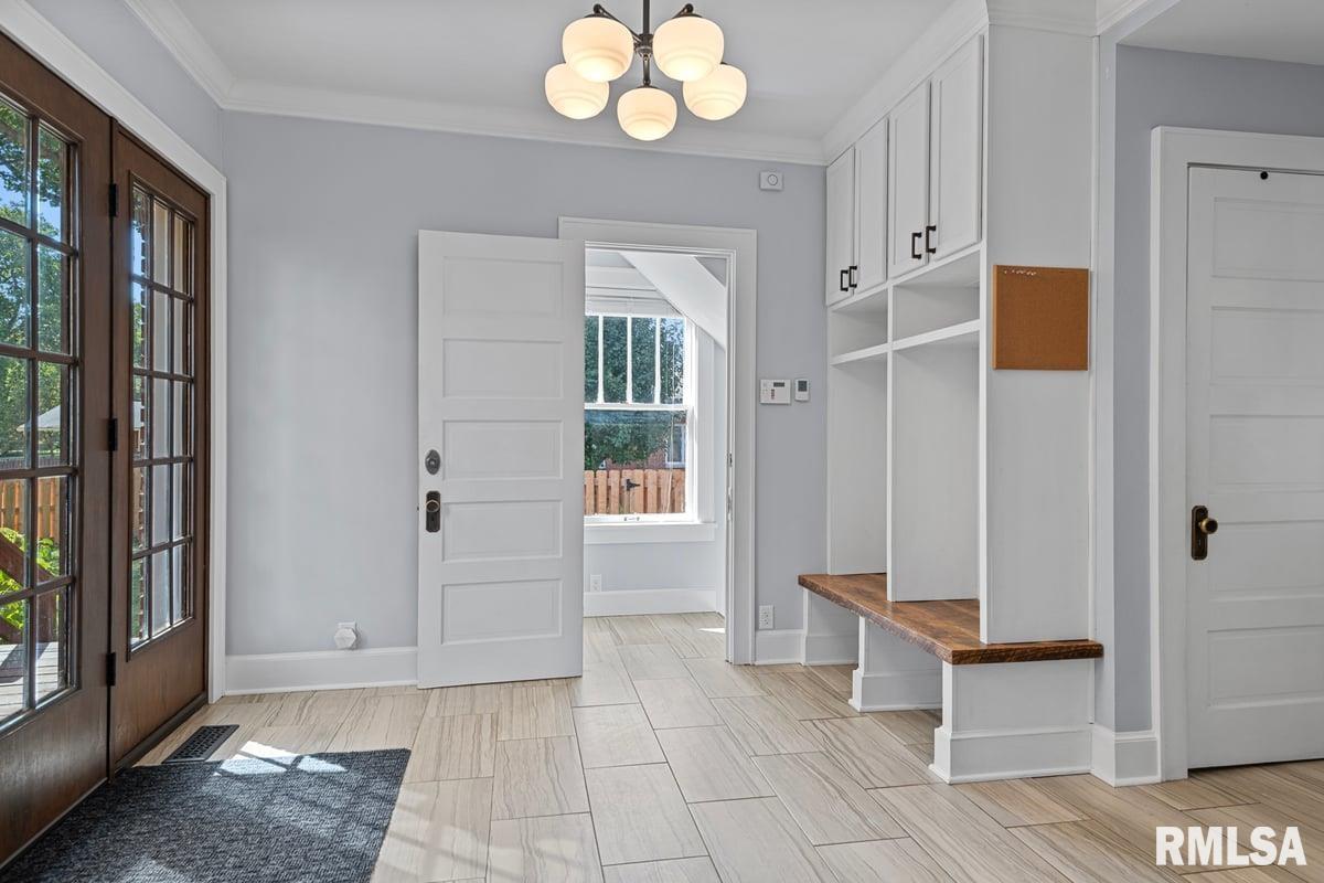 1835 Mound Road Jacksonville, IL 62650 - Photo 24 of 48