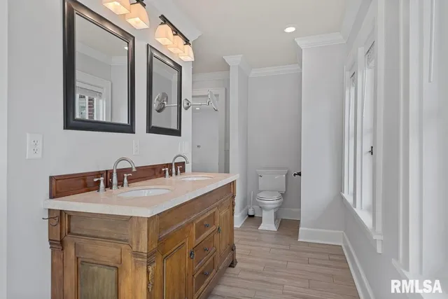 $439,900 | 1835 Mound Road, Jacksonville, IL 62650