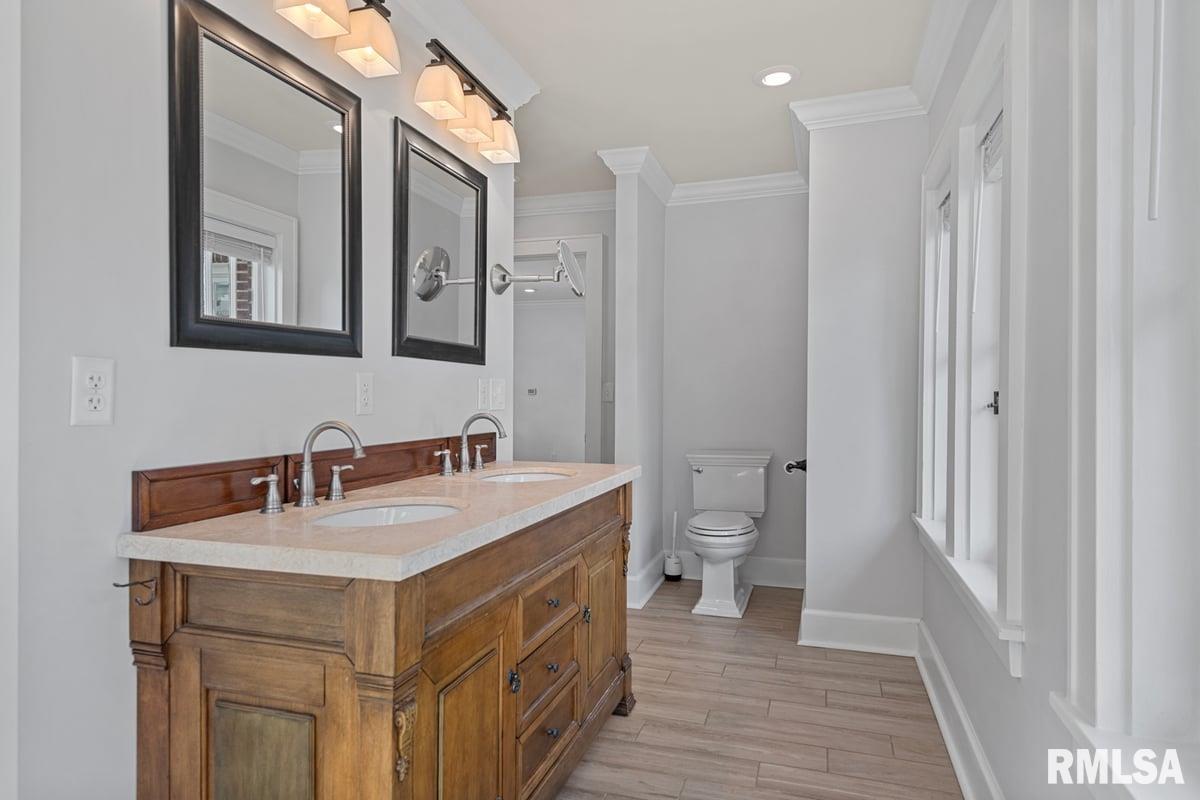 1835 Mound Road Jacksonville, IL 62650 - Photo 32 of 48