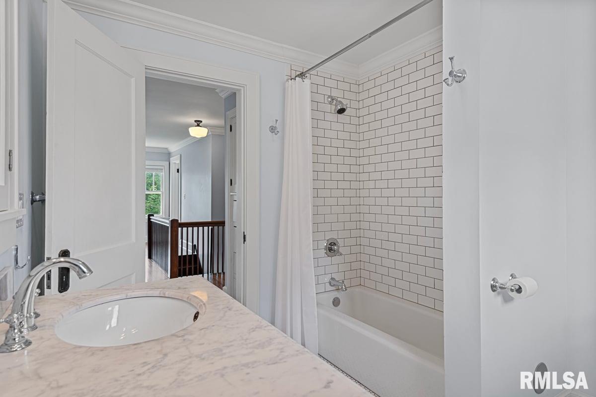 1835 Mound Road Jacksonville, IL 62650 - Photo 36 of 48