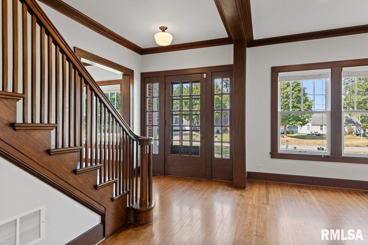 1835 Mound Road Jacksonville, IL 62650 - Photo 6 of 48