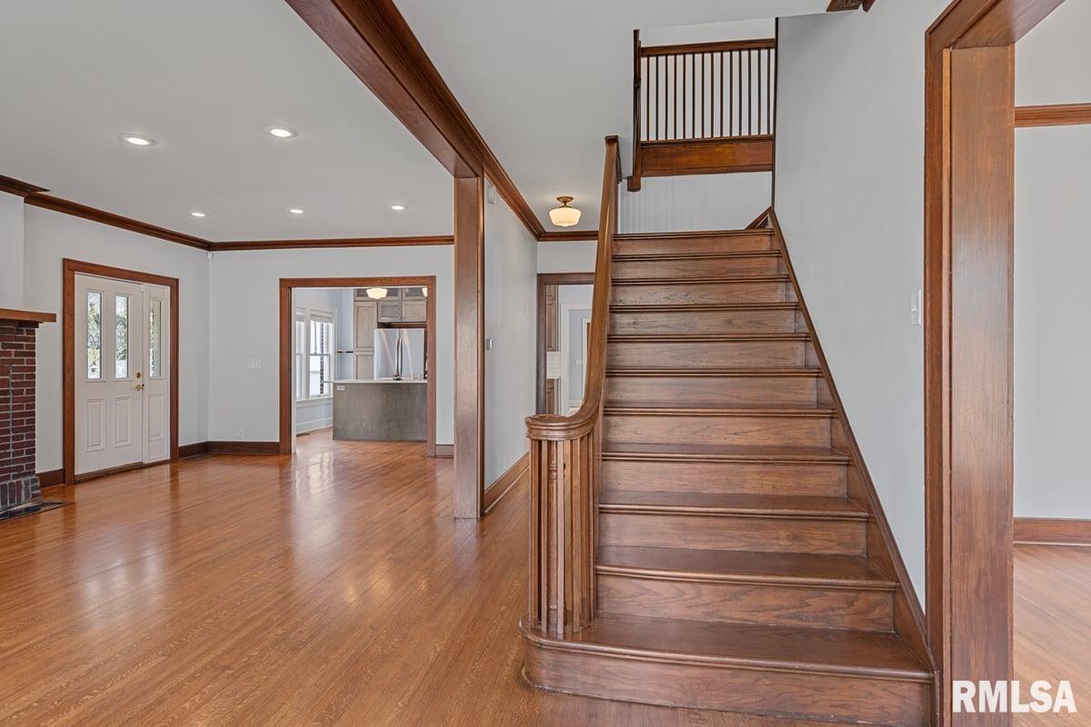 1835 Mound Road Jacksonville, IL 62650 - Photo 7 of 48