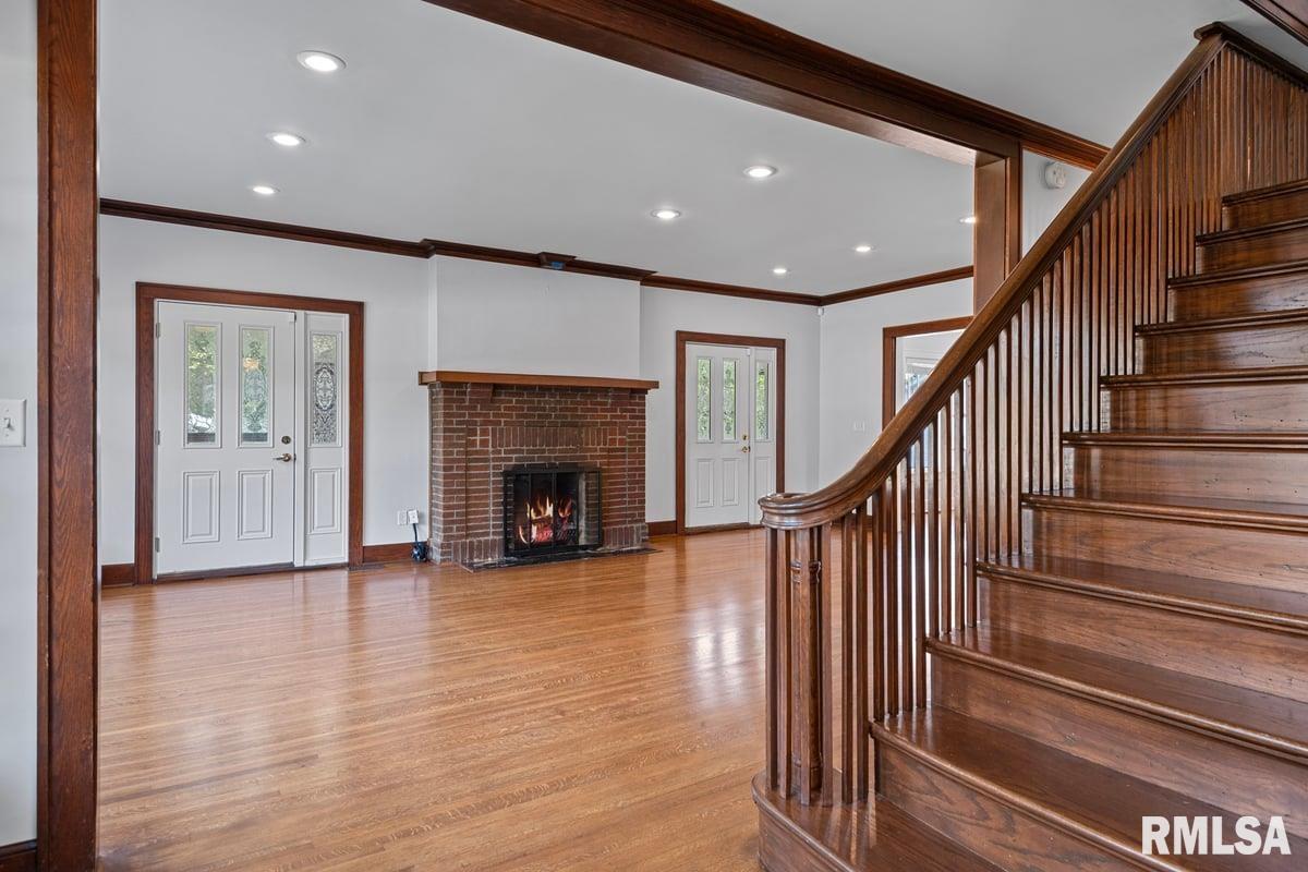 1835 Mound Road Jacksonville, IL 62650 - Photo 8 of 48