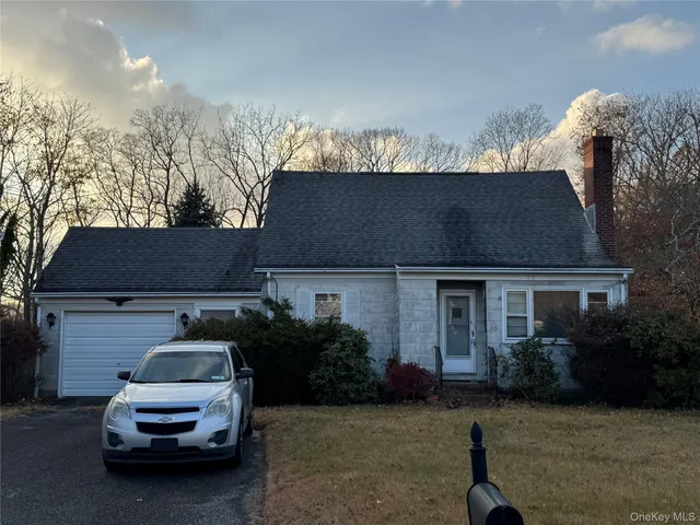 $499,999 | 54 North Ocean Avenue, Center Moriches, NY 11934